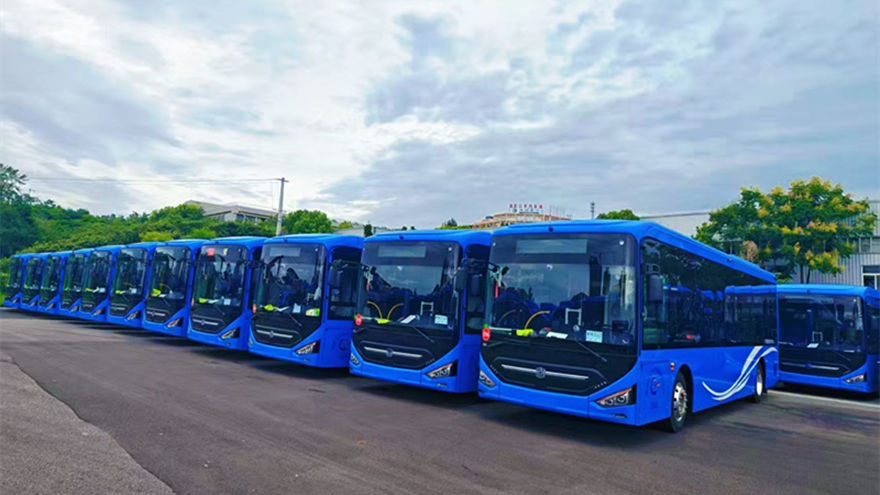 重汽綿專88輛新能源公交車交付綿陽(yáng)，賦能綠色出行